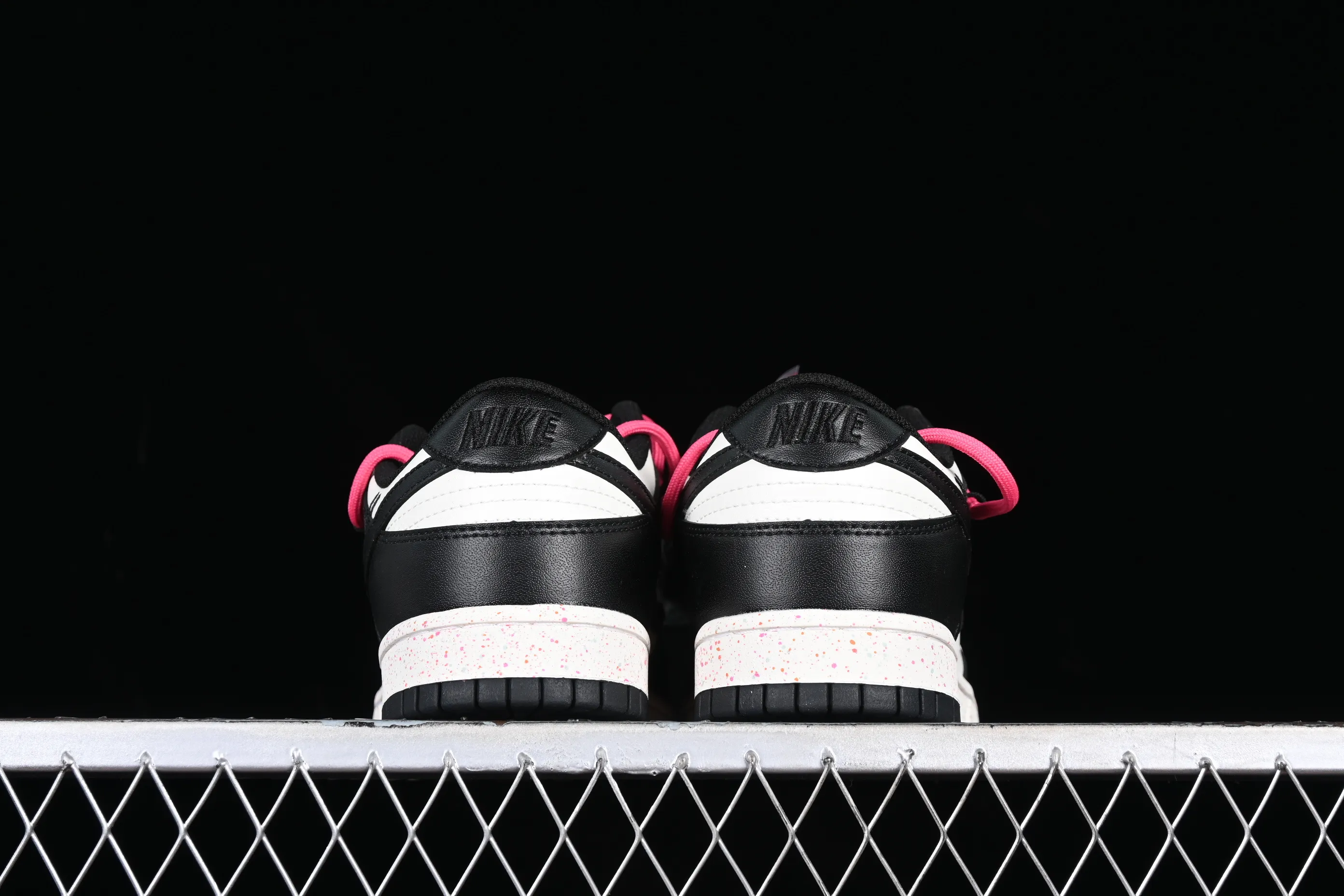All Categories Nk SB Dunk Series Nk SB Dunk Low Low-top sneakers Nk Dunk Low "Multi Color" Vibrant three hooks Customized version of deconstructed strap casual sneakers FD4623-131